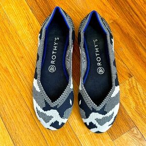 Rare Rothy’s Black White Camo Flats Size 7.5